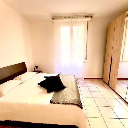 From Rail To In Town Appartement Parma