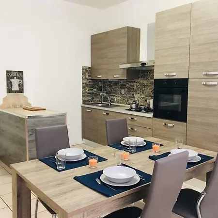 Appartement From Rail To In Town Parma